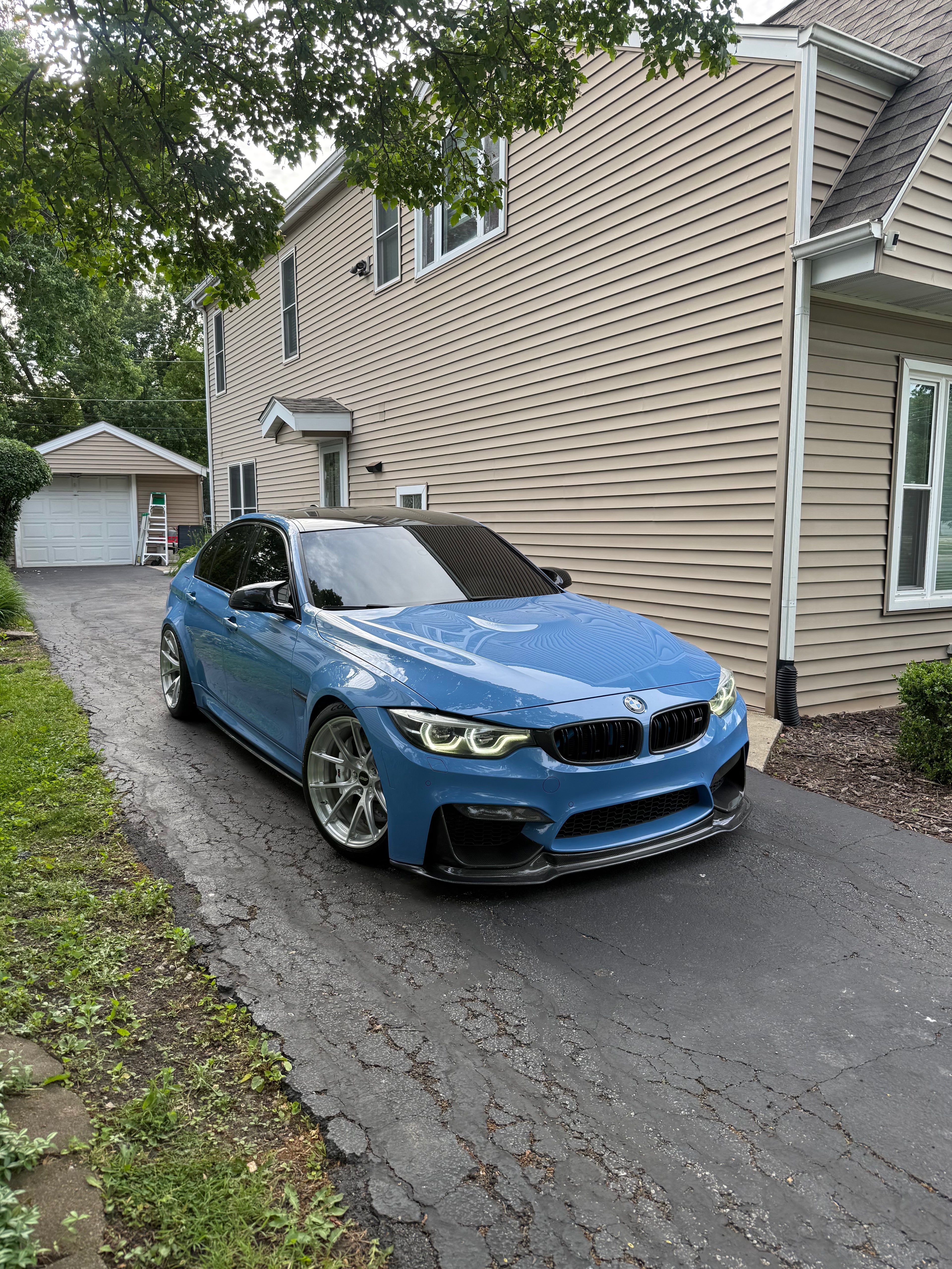 BMW F8X V-Style Carbon Front Lip
